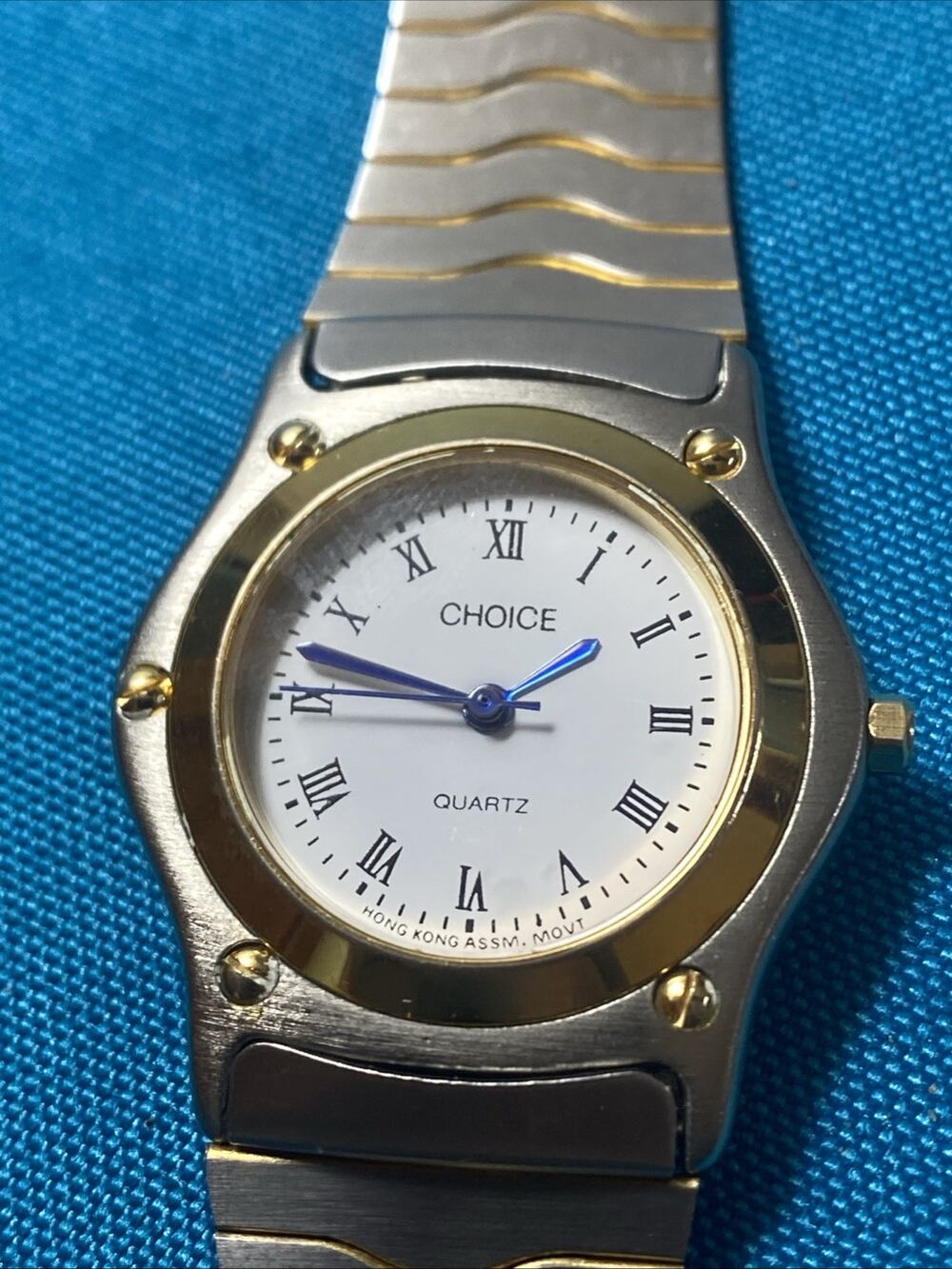 Choice Unisex Silver And Gold Tone Quartz Slim Fashion Watch New Battery